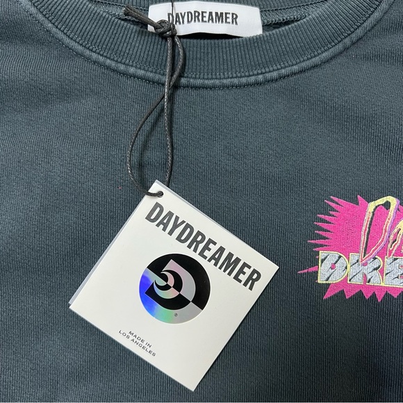 Daydreamer Guitar Shop Shrunken
Crew cropped sweatshirt size Medium - Picture 5 of 11